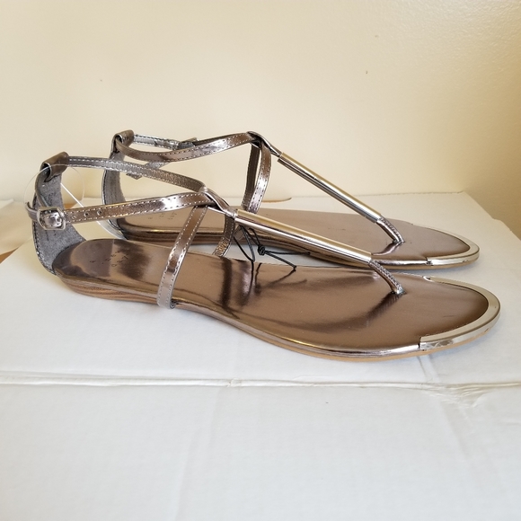 A New Day Archer Pewter Thong T Strap Sandals - Picture 2 of 8